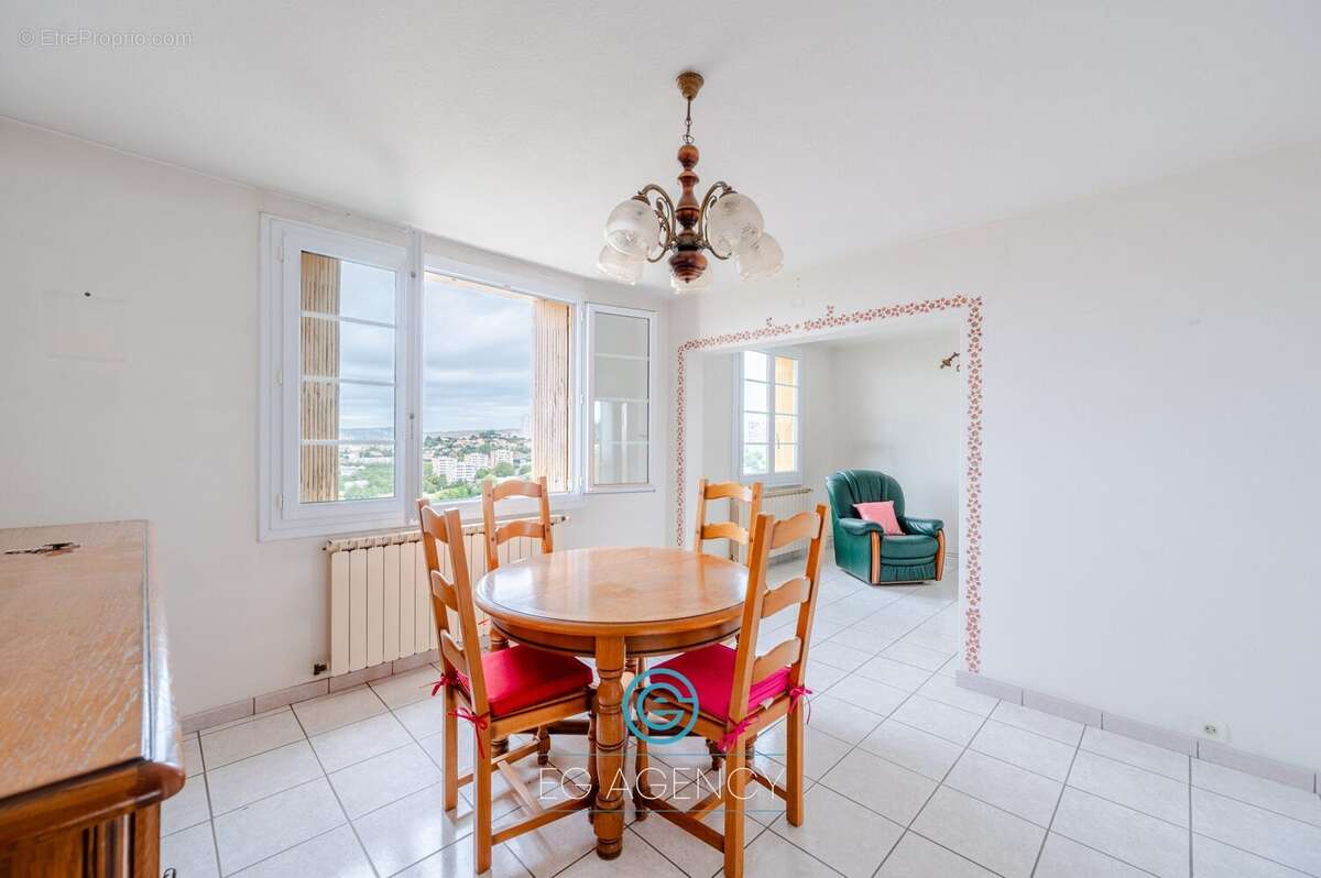 Appartement à MARSEILLE-15E