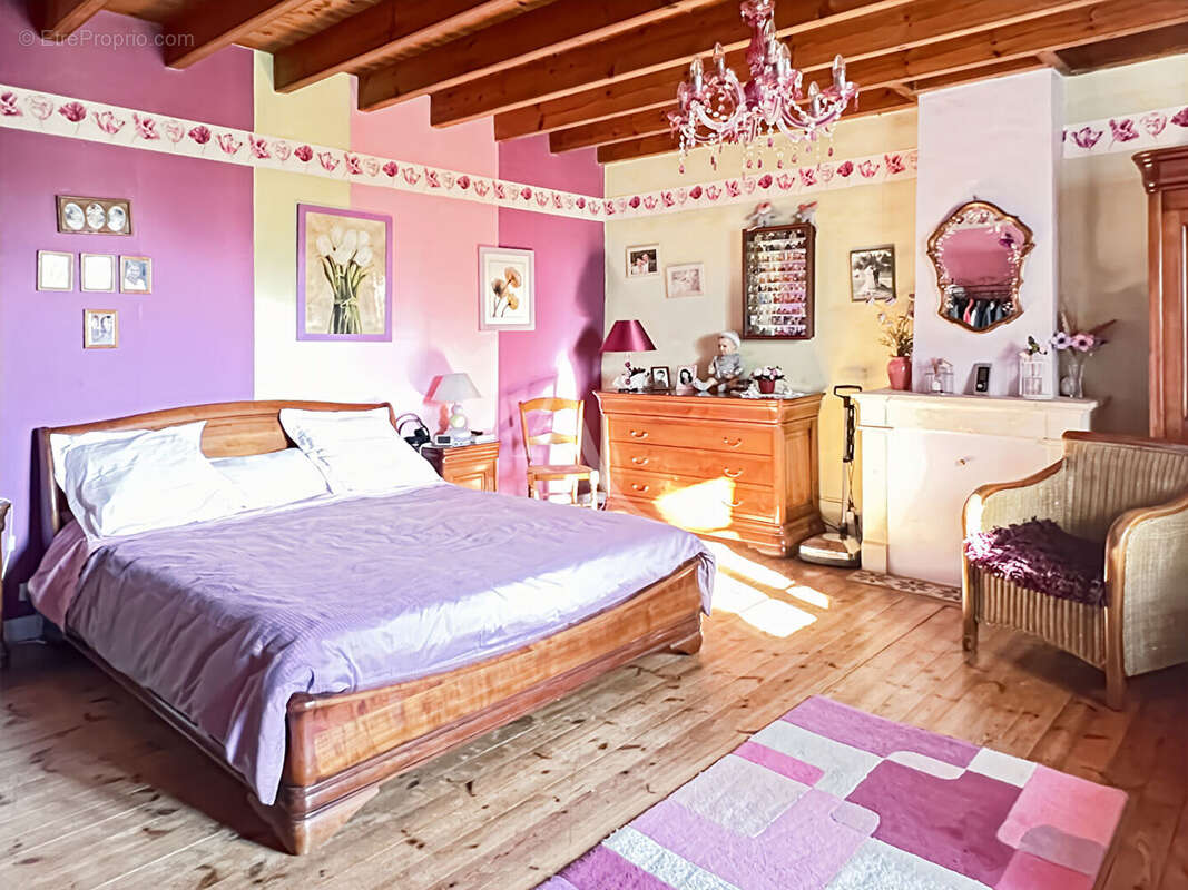 Maison à LE GUE-DE-VELLUIRE