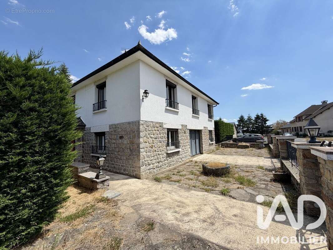 Maison 151 m² à Aumont-Aubrac  - photo 3