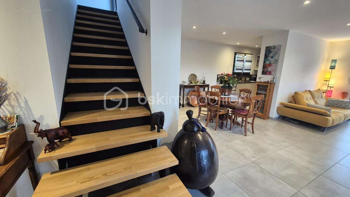 A vendre villa recente trois faces de 108m² sur terrain de 300m² en impasse a saint cyprien plage - proche du port - trois chamb - photo 18