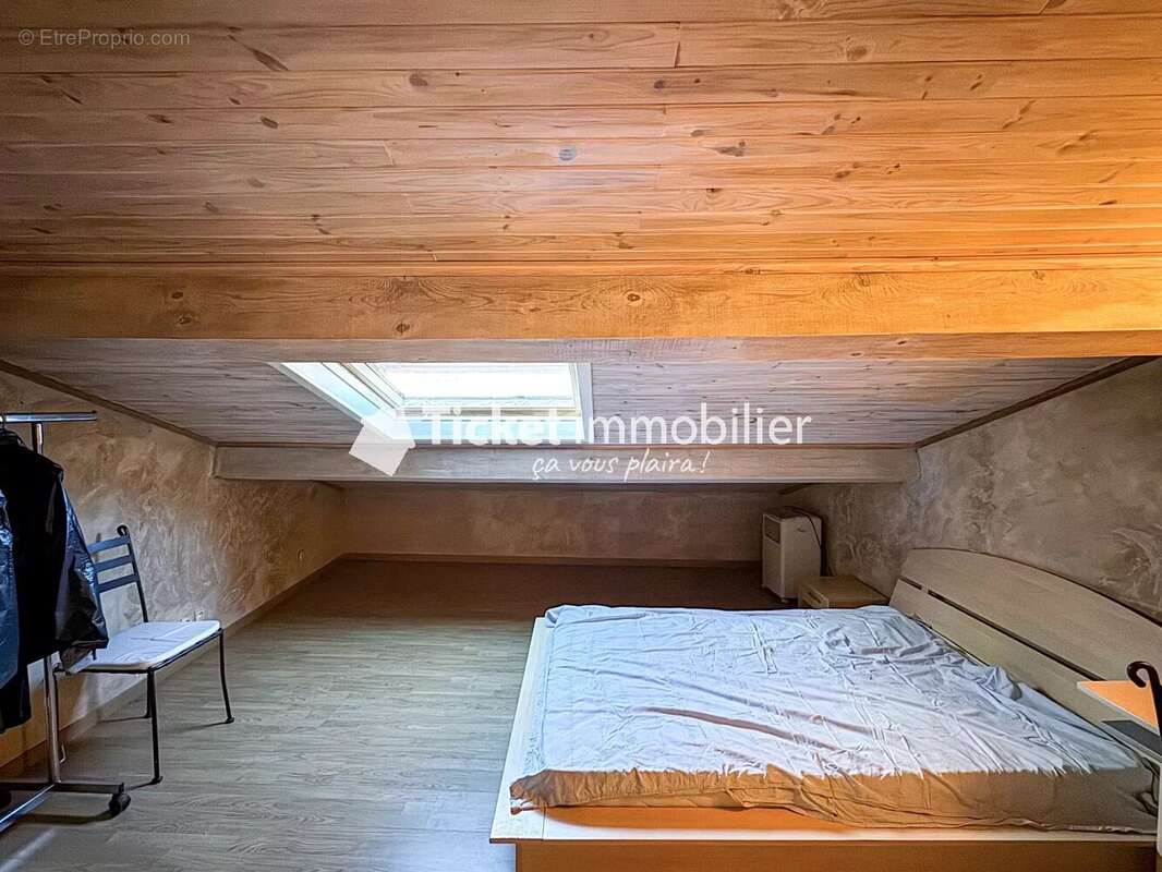 Appartement à BRUGUIERES