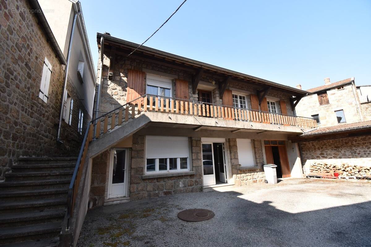 Maison à SAINT-AGREVE