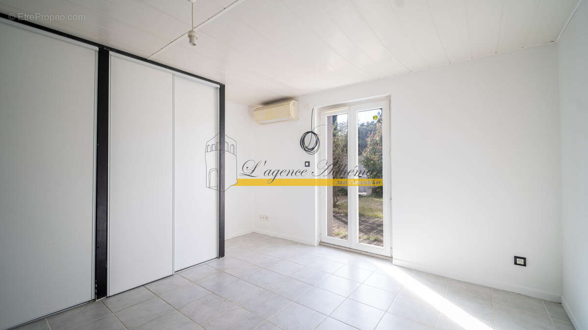 Maison à MONTELIMAR