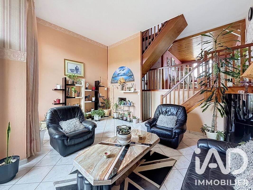 Photo 1 - Maison à MOISSY-CRAMAYEL