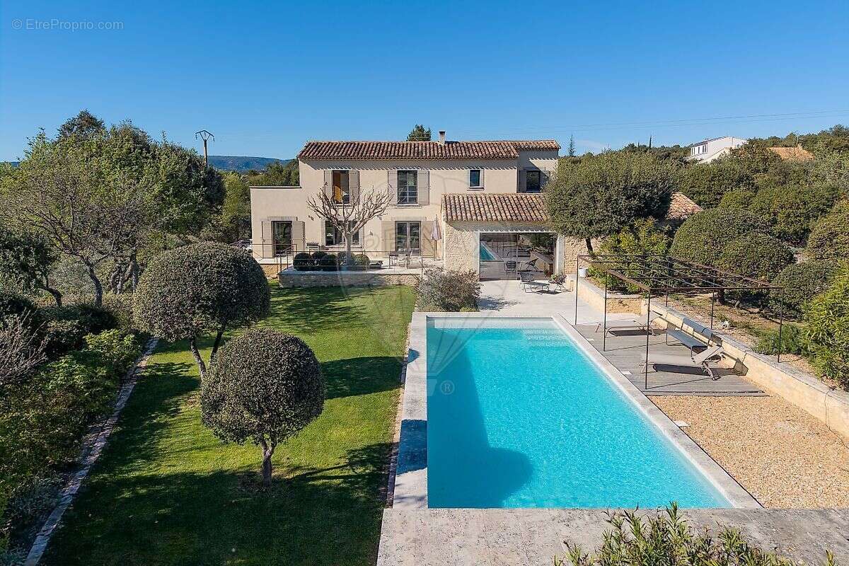 Maison à GORDES