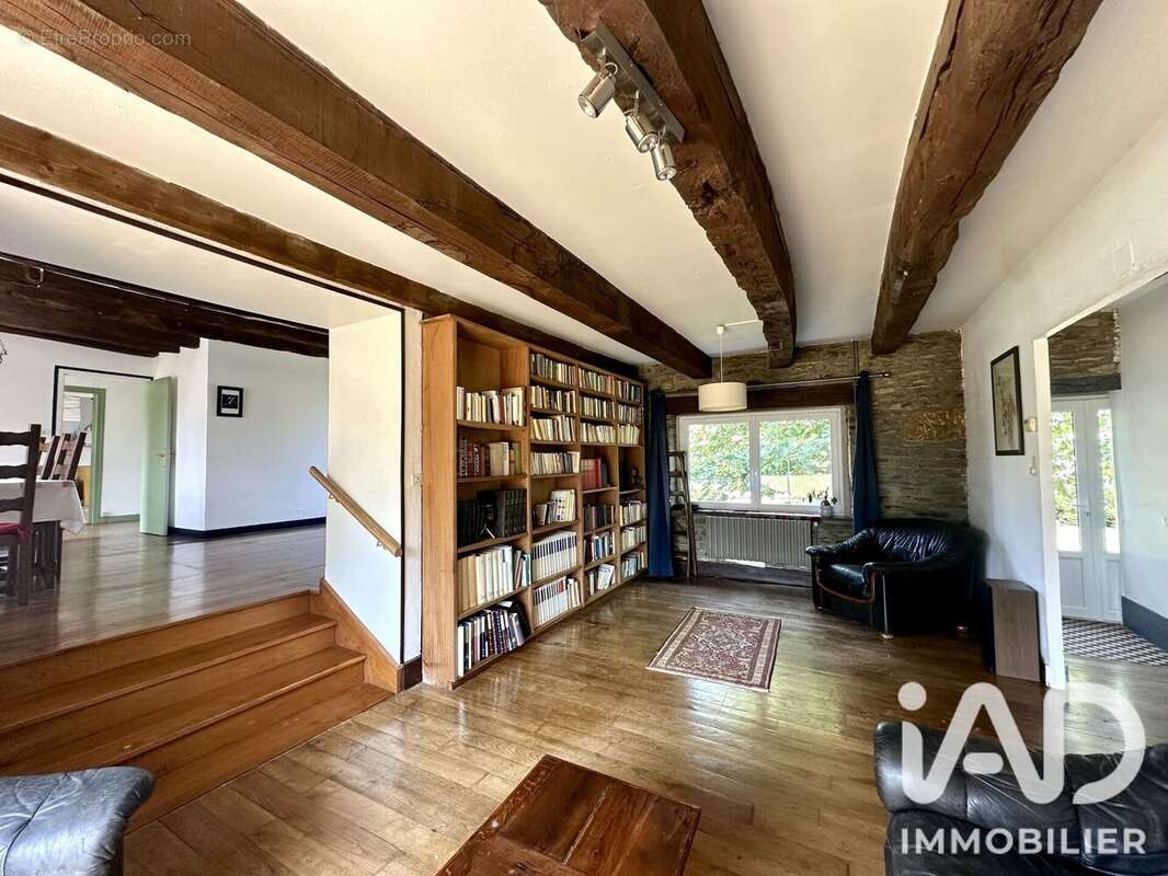 Maison 211 m² à Taupont  - photo 4