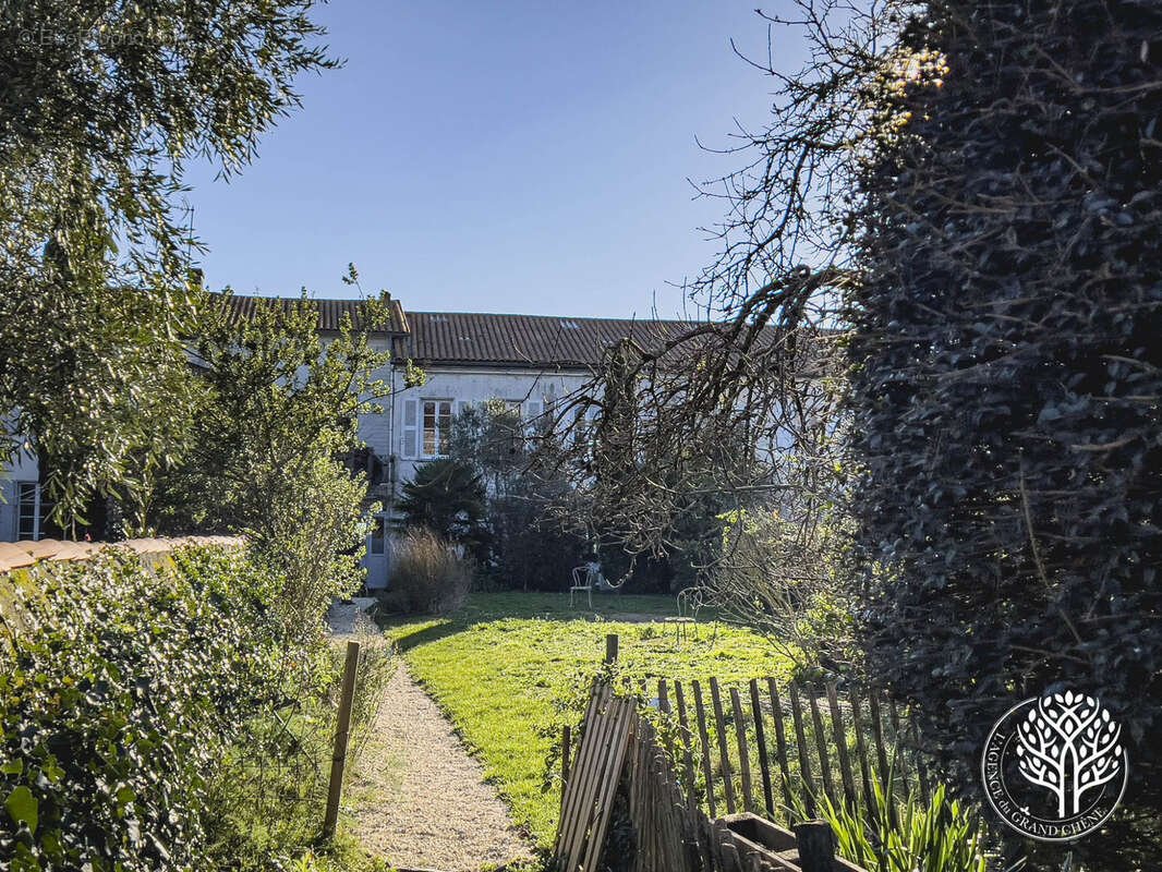 Maison à TONNAY-CHARENTE