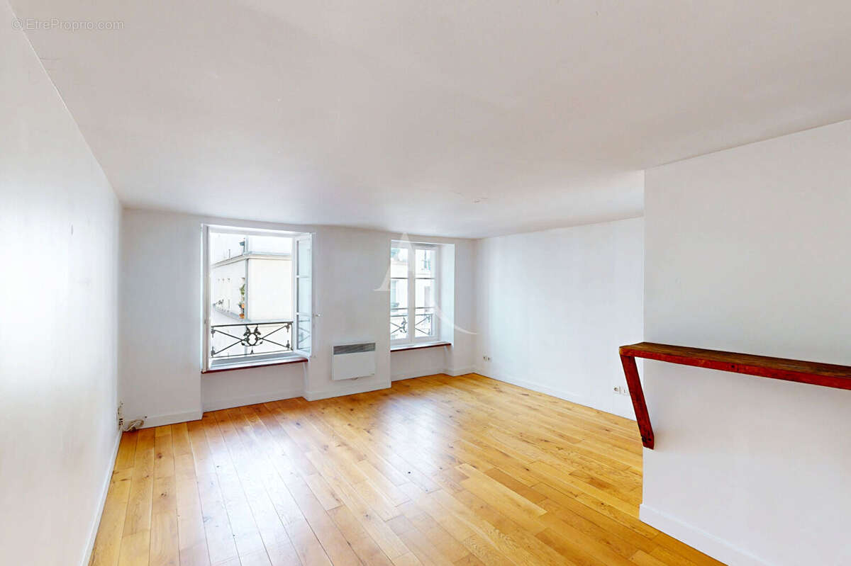 Appartement à PARIS-10E