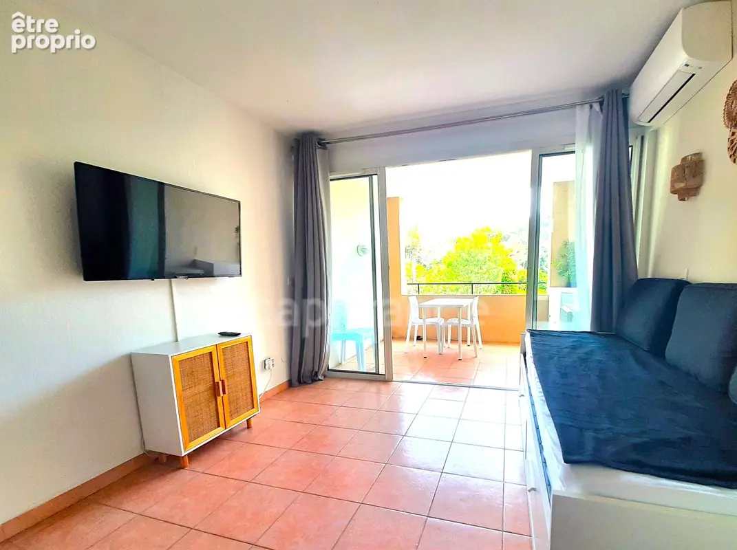 Bord de mer - appartement t2 terrasse + parking + piscine à vendre six-fours-les-plages (83) - photo 3