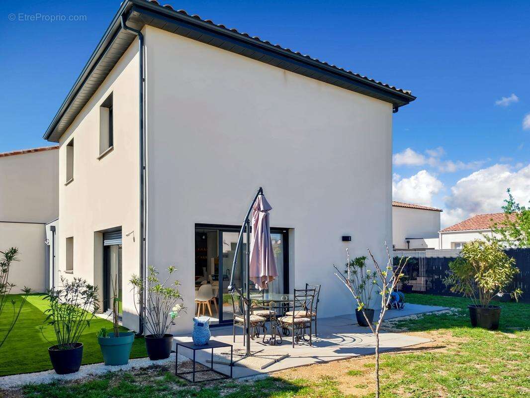 Maison à POMEROLS