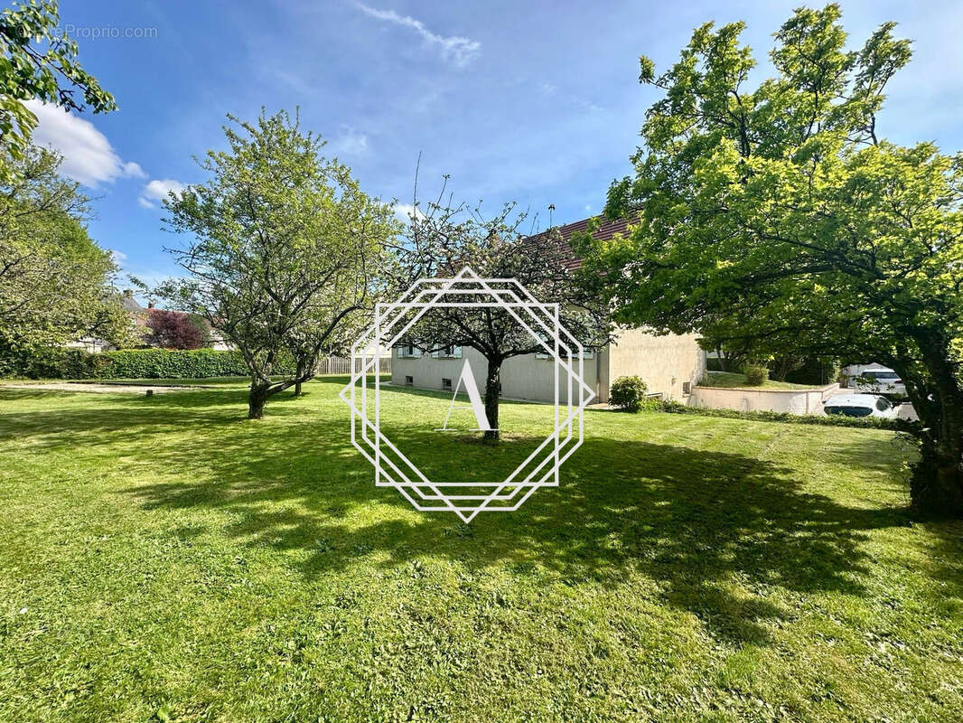 Maison à SAINTE-GENEVIEVE