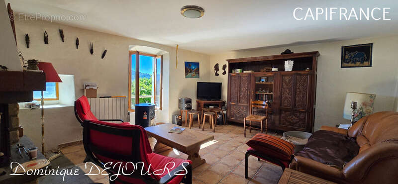 Maison à SAINT-MICHEL-DE-CHABRILLANOUX