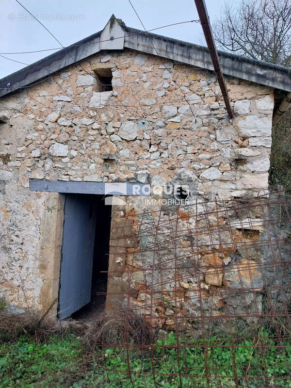 terrain non constructible  avec hangar et maison de vigne - photo 2