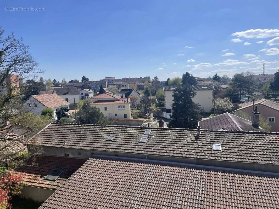 Appartement à CHARNAY-LES-MACON