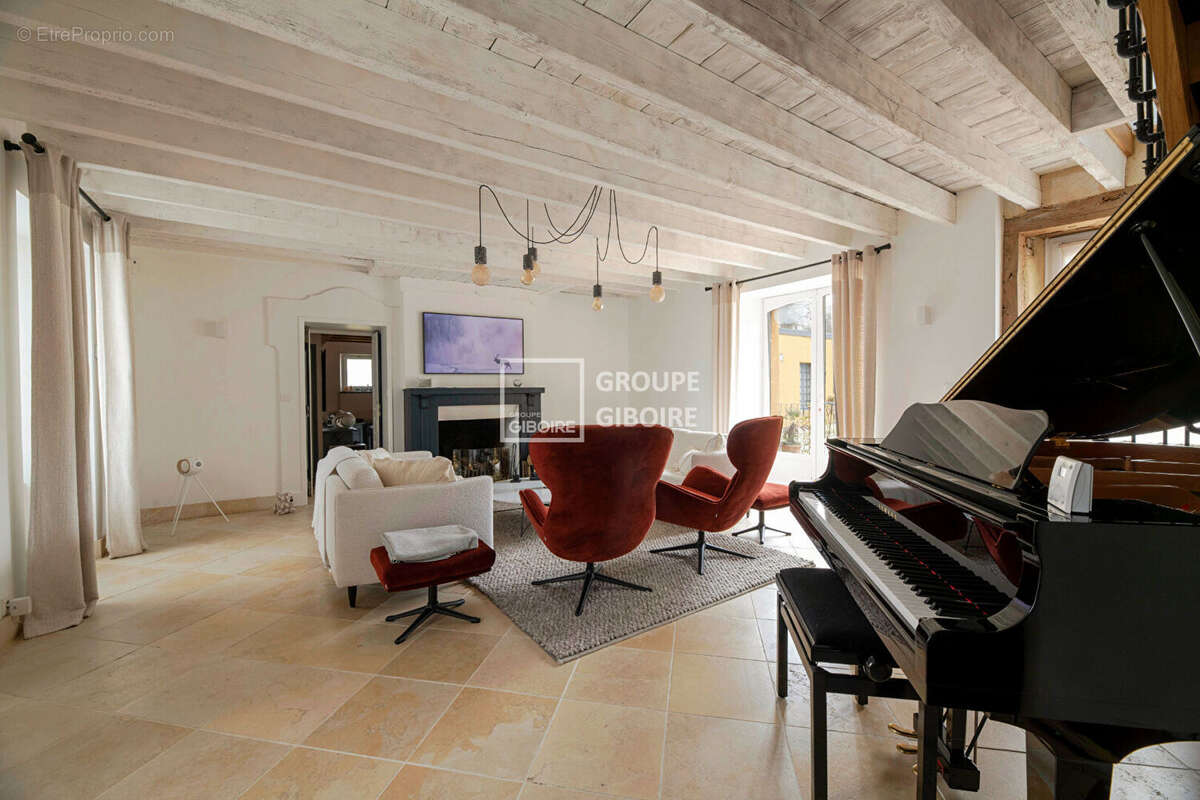 Maison à NOYAL-CHATILLON-SUR-SEICHE