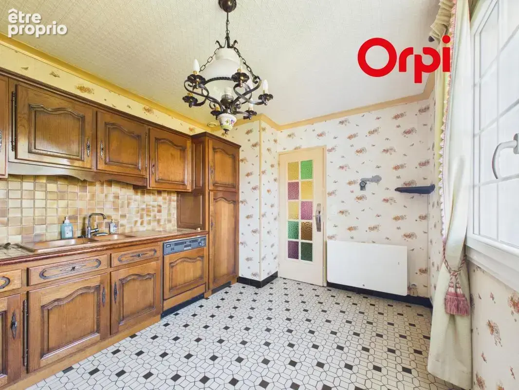 À Menneval, une maison pleine de potentiel à découvrir ! - photo 5