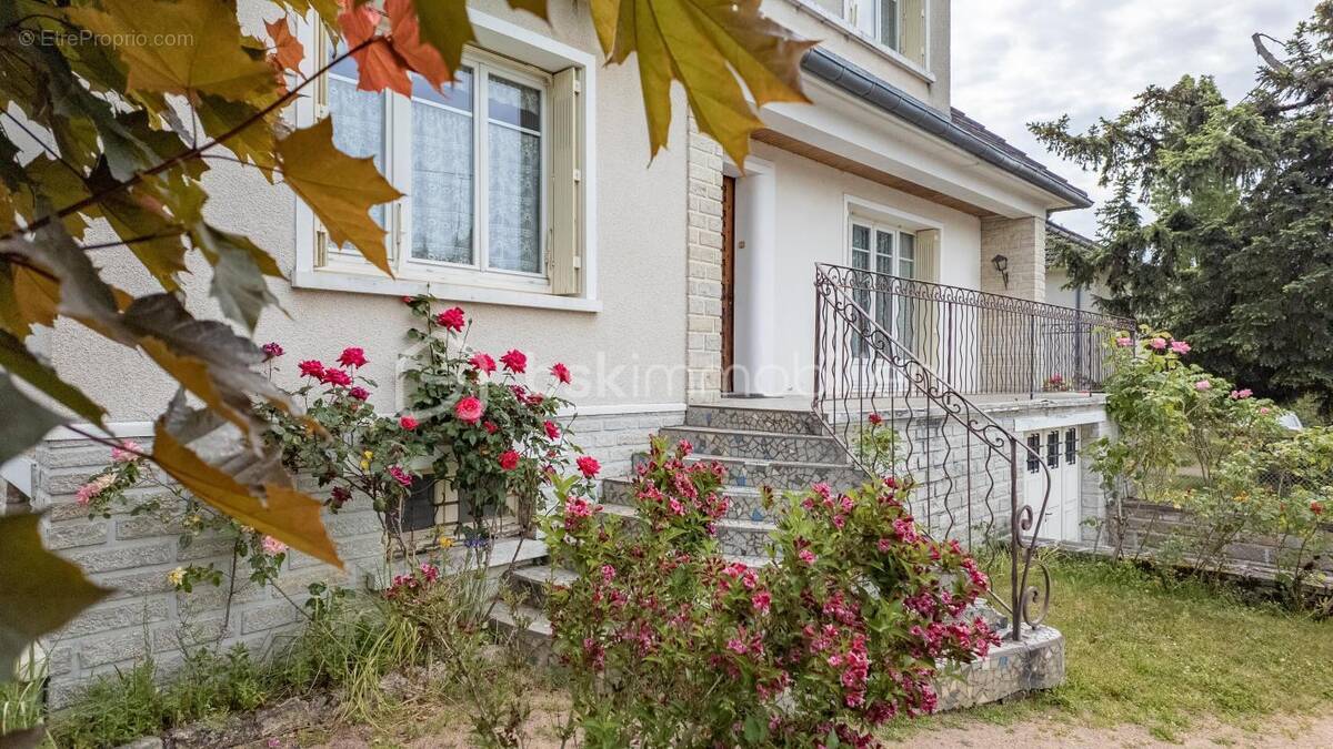 Maison à COULANGES-LES-NEVERS