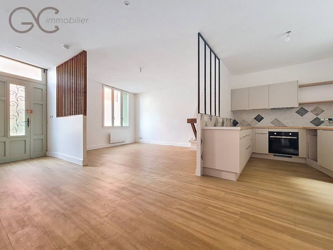 Maison à SAINT-CHINIAN