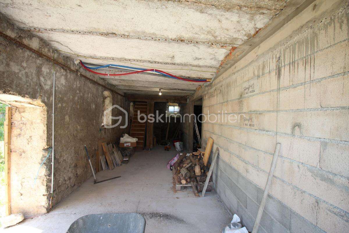 Maison de caractère rénovée – Vue exceptionnelle sur le Dévoluy – Fort potentiel d'aménagement - photo 11