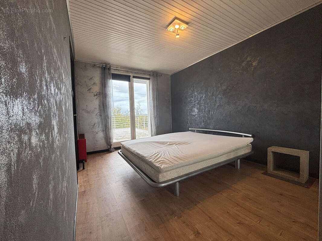 Maison à MONTOIS-LA-MONTAGNE