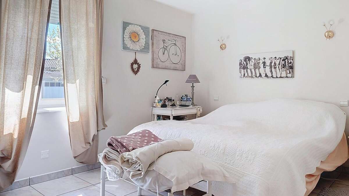 Photo 2 - Appartement à SAINT-AFFRIQUE-LES-MONTAGNES