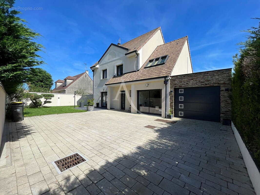 Maison individuelle 7 pièces - superbes prestations ! - photo 15
