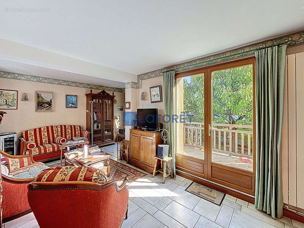 Maison à SAVIGNY-SUR-ORGE