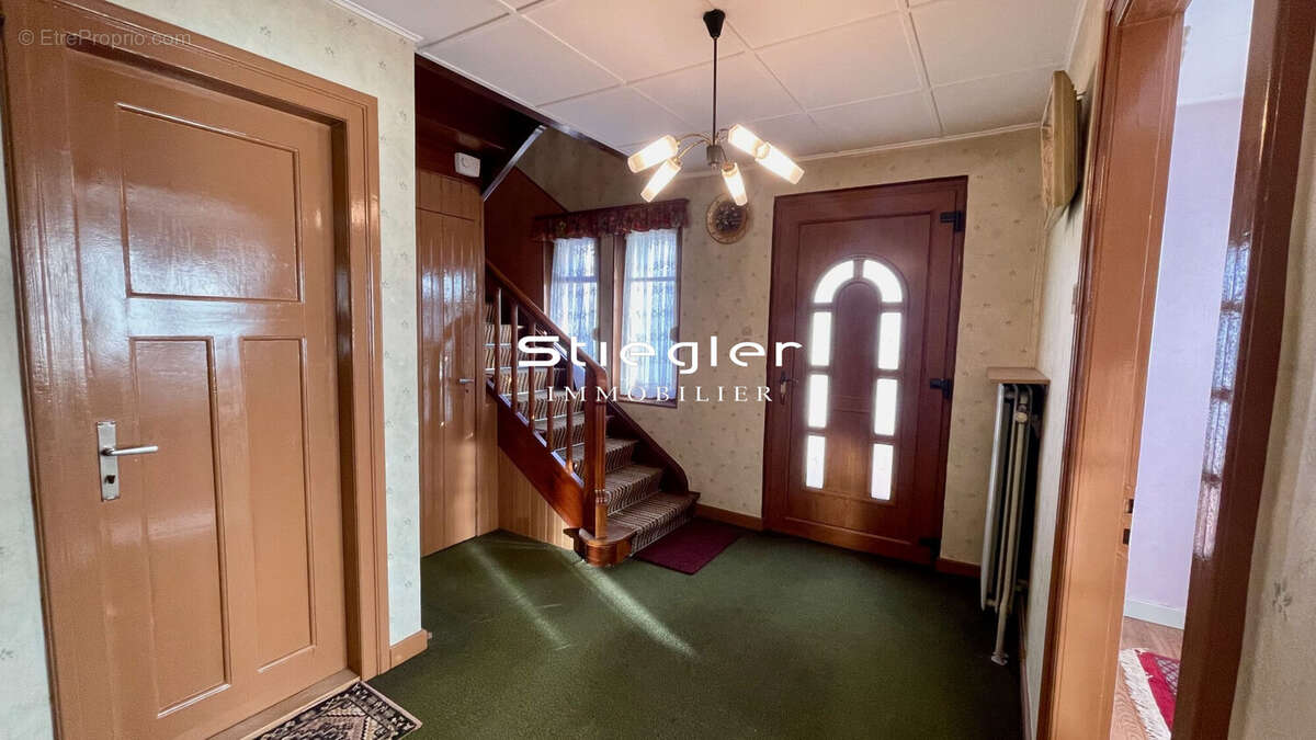 Dégagement d&#039;entrée - Maison à BISCHHEIM