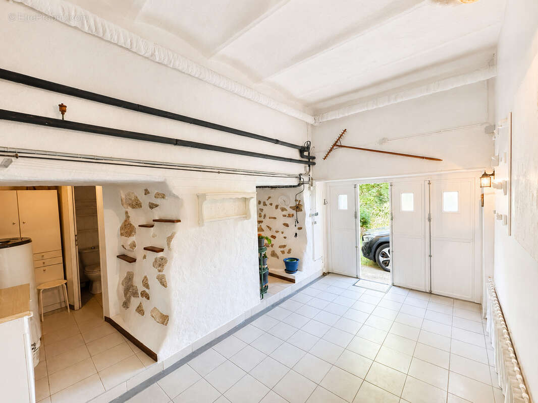 Maison de charme située Montée Saint-Marcel à Vienne - photo 14