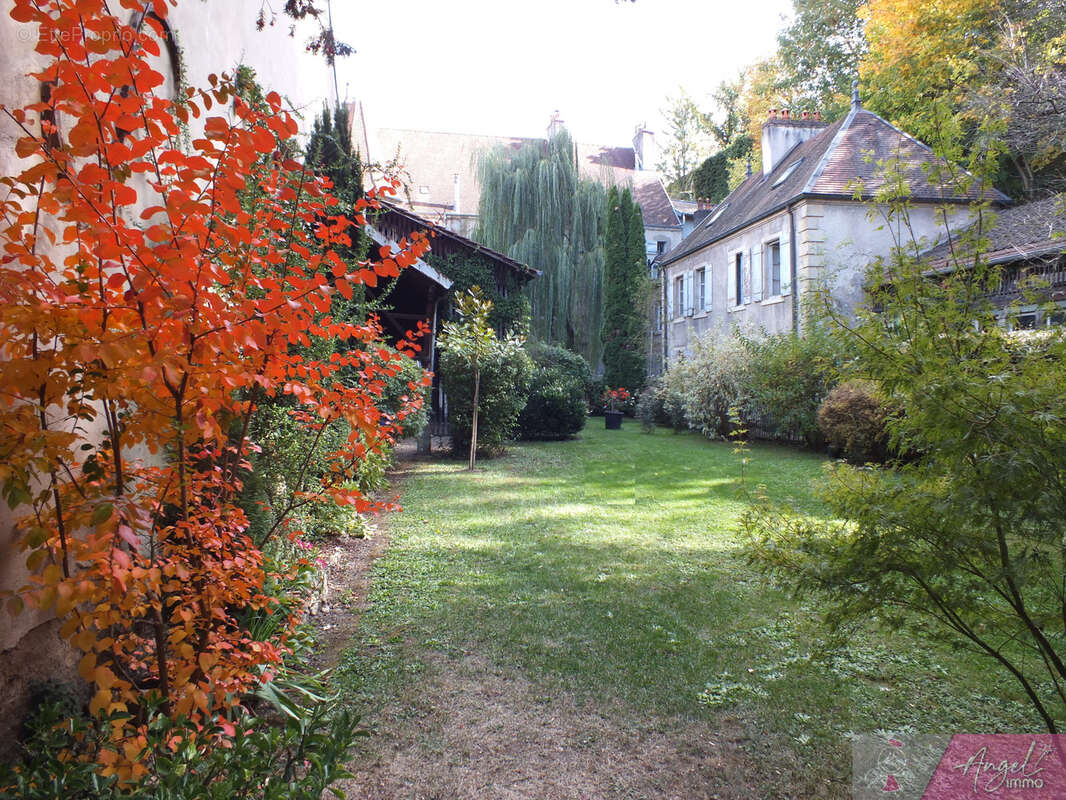 Appartement à GRAY