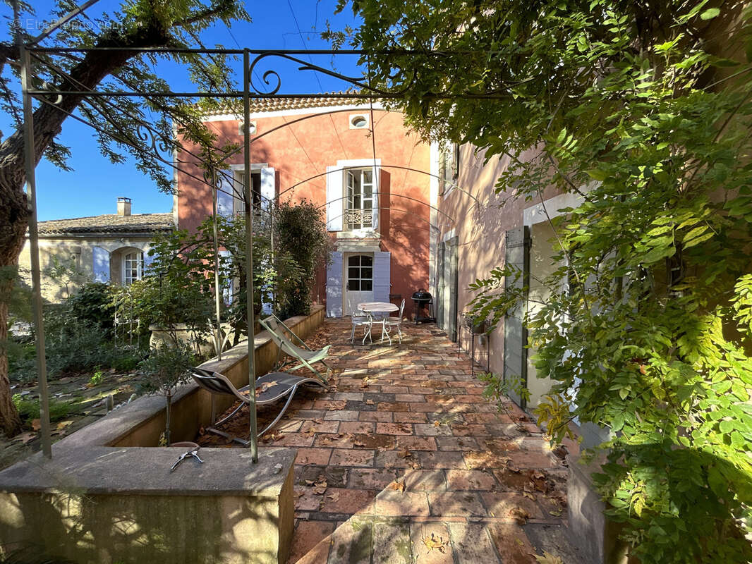 Maison à SAINT-QUENTIN-LA-POTERIE