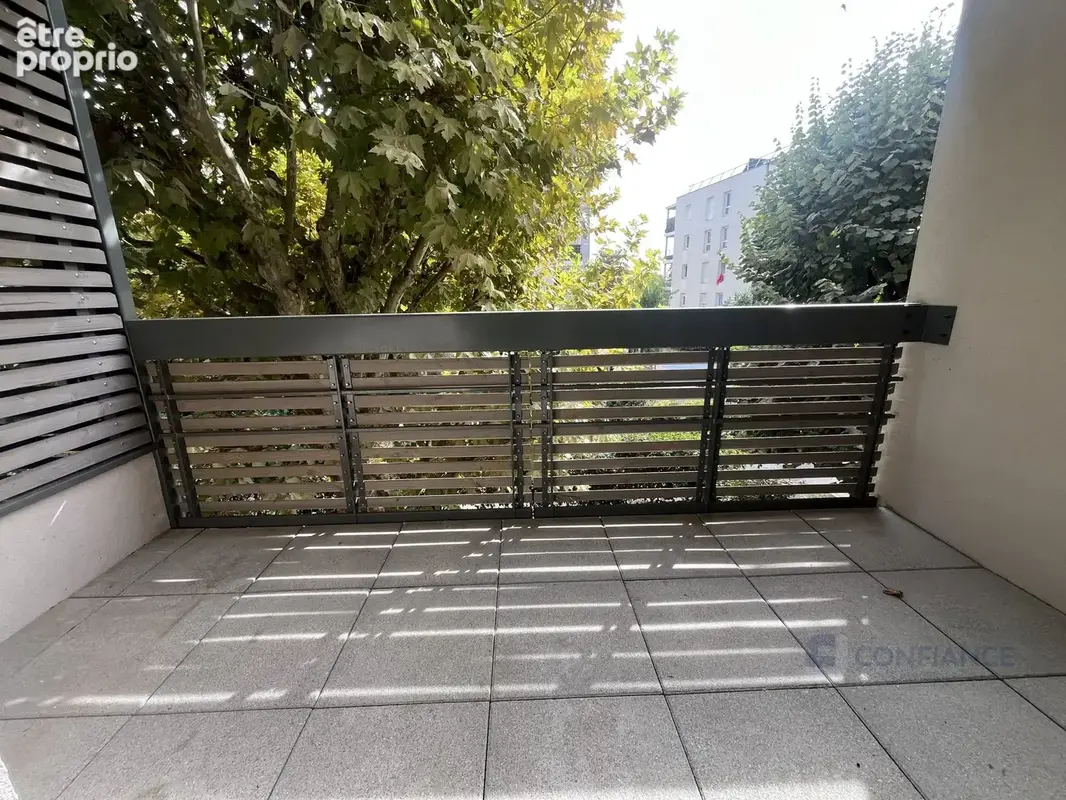 Appartement à DECINES-CHARPIEU