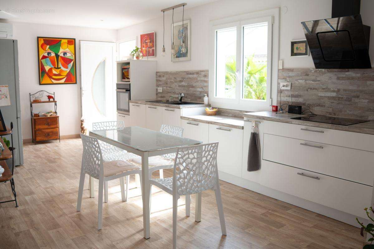 Maison à SAUVIAN
