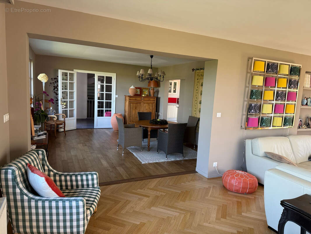 Maison à LA CHAPELLE-D'ARMENTIERES