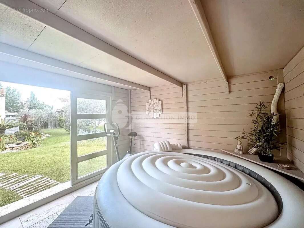 Maison à SAINT-MARTIN-DE-CRAU