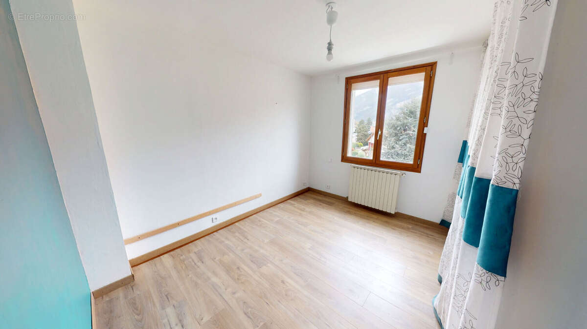 Appartement à SAINT-EGREVE