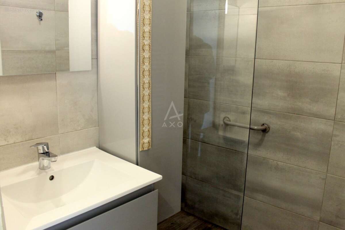 Très bel appartement rénové à pied du port - photo 6