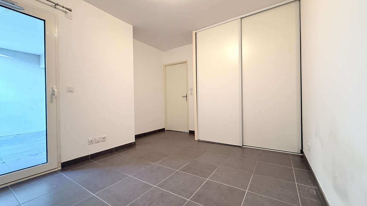 À Mérignac, appartement à vendre avec LA BOUTIQUE DU PATRIMOINE - photo 10