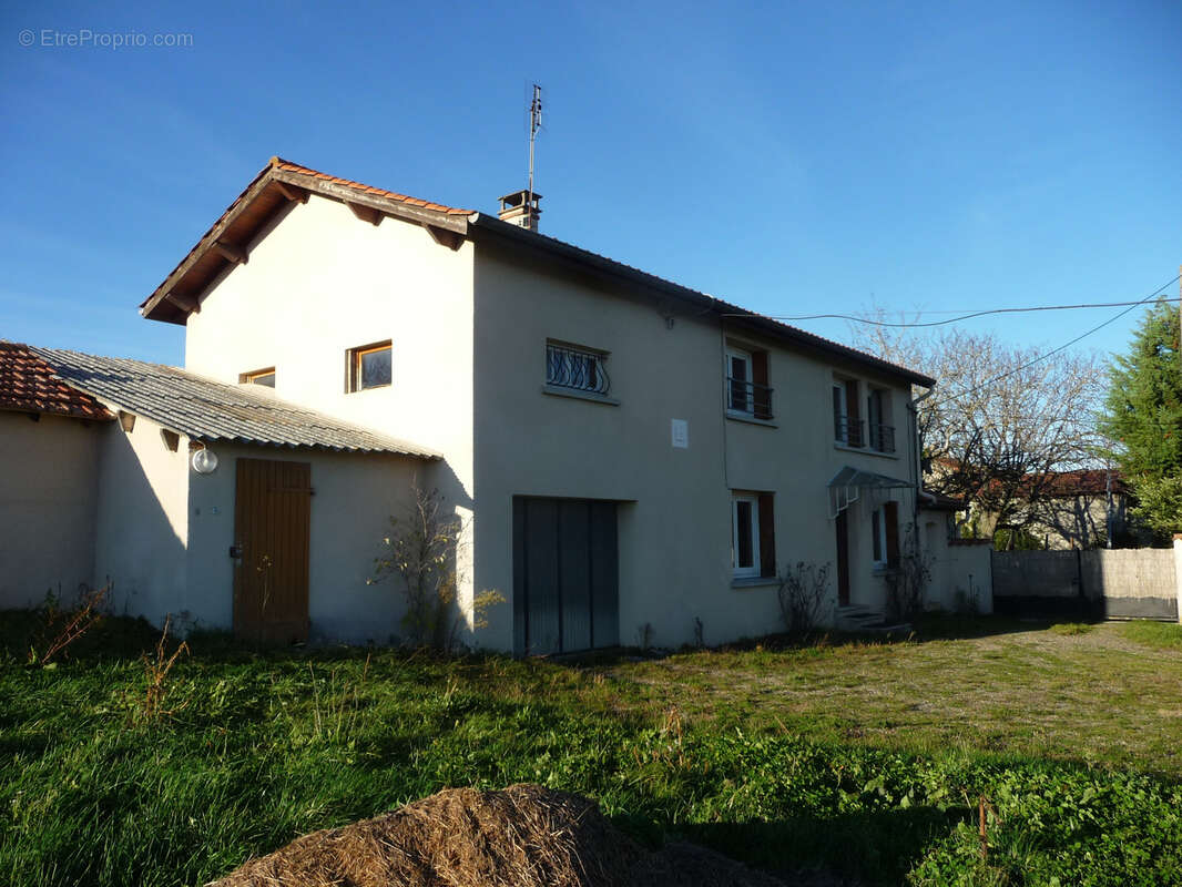 Maison à SAINT-ROMAIN-LE-PUY