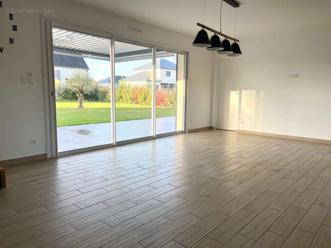 Maison à CHICHEBOVILLE