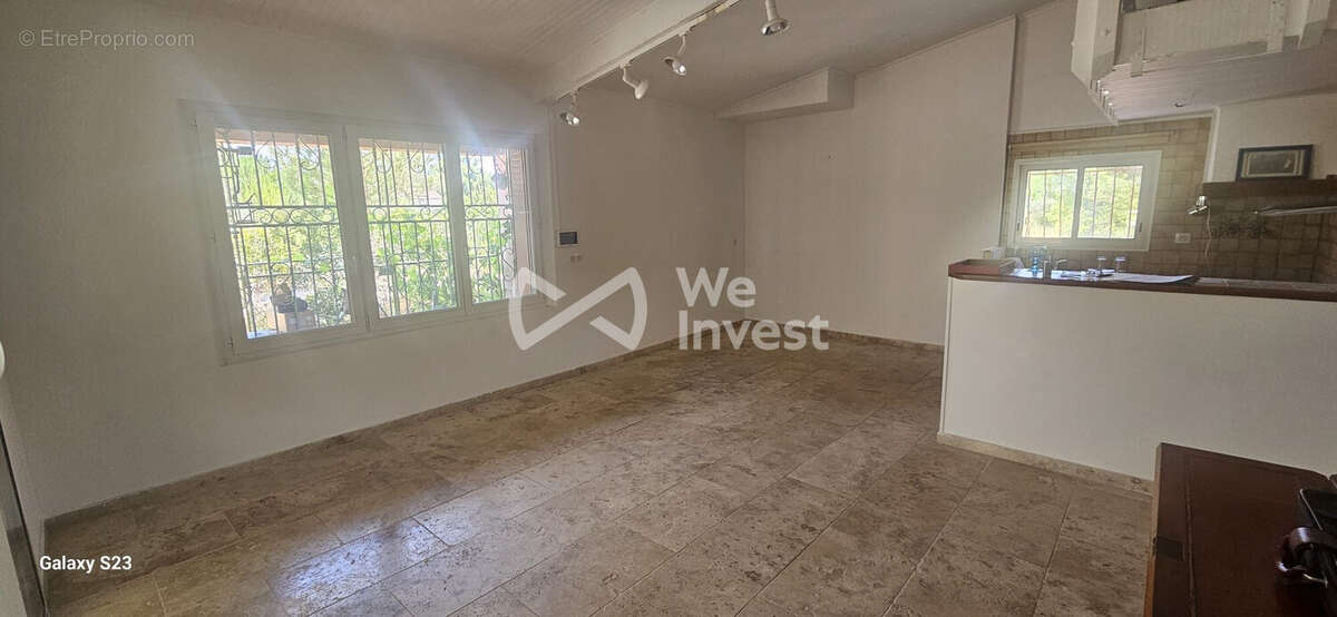 Maison 105 m² à Saint-Maximin-La-Sainte-Baume  - photo 5