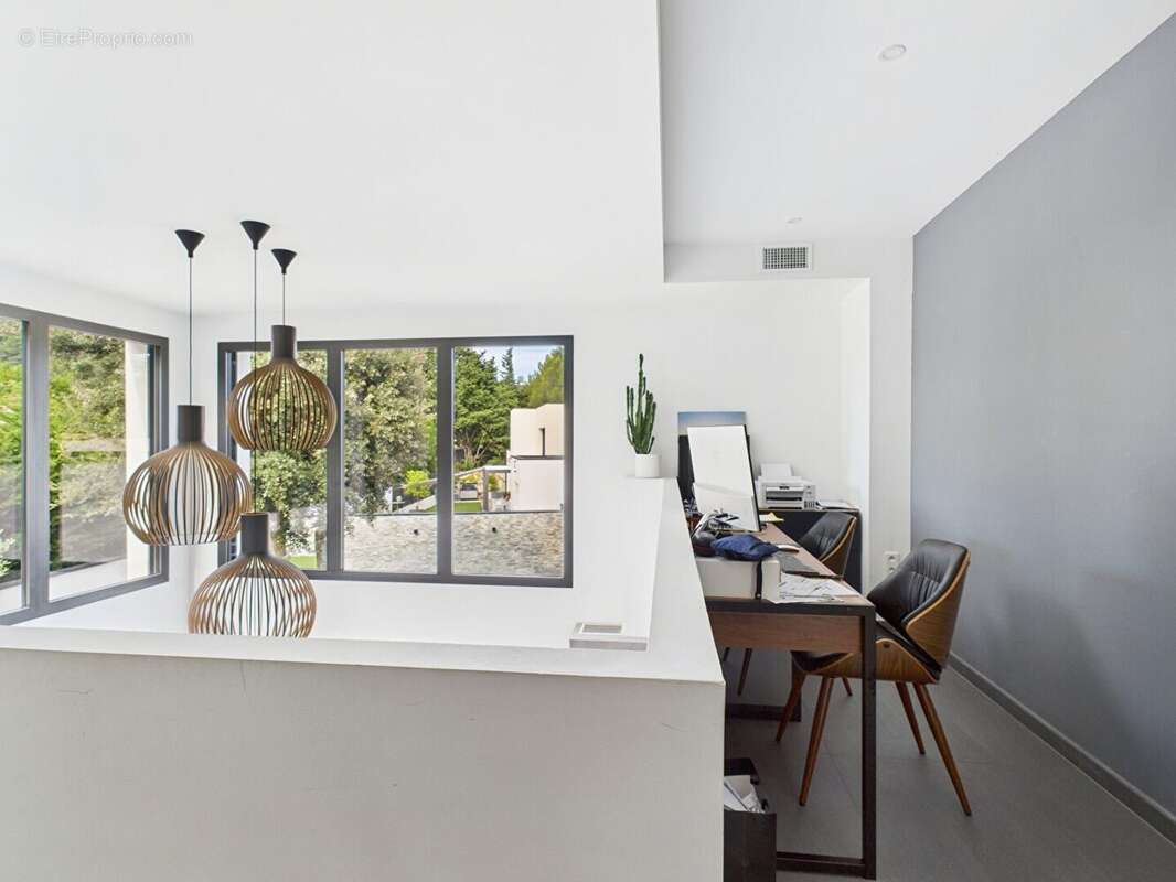 Maison 165 m² à Villeneuve-Les-Avignon  - photo 9