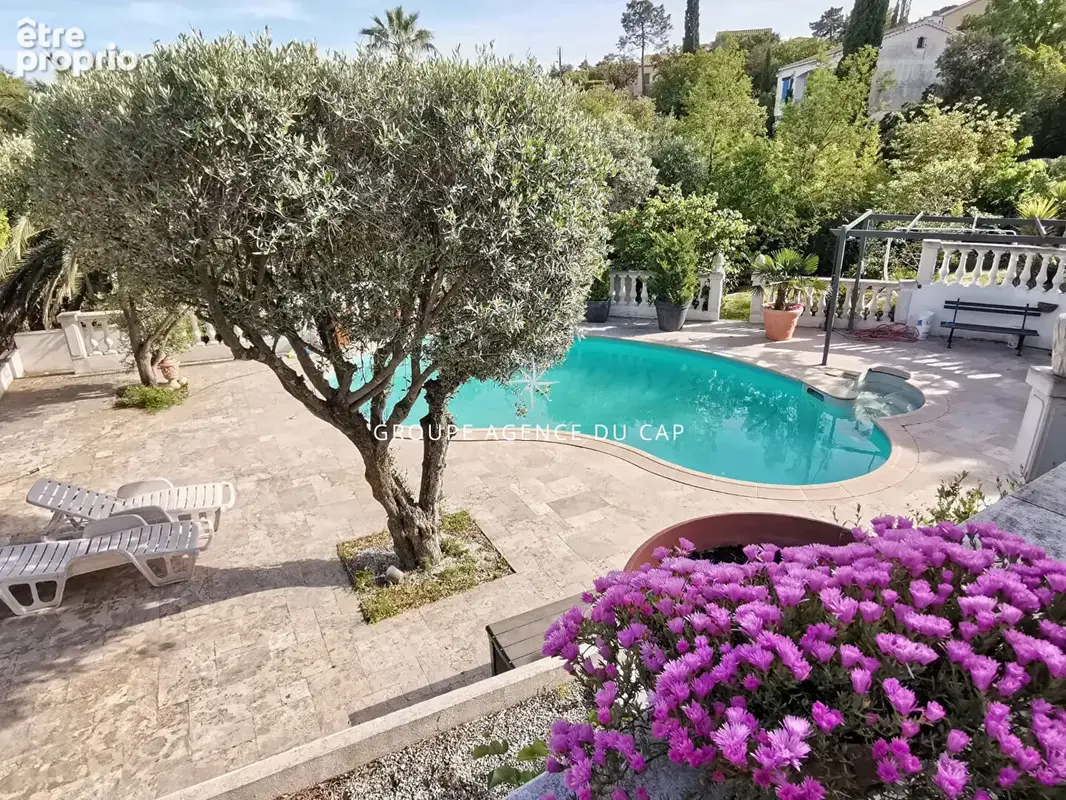 À vendre villa 5 chambres avec vue mer proche centre ville avec piscine et garage double, à saint aygulf - photo 2