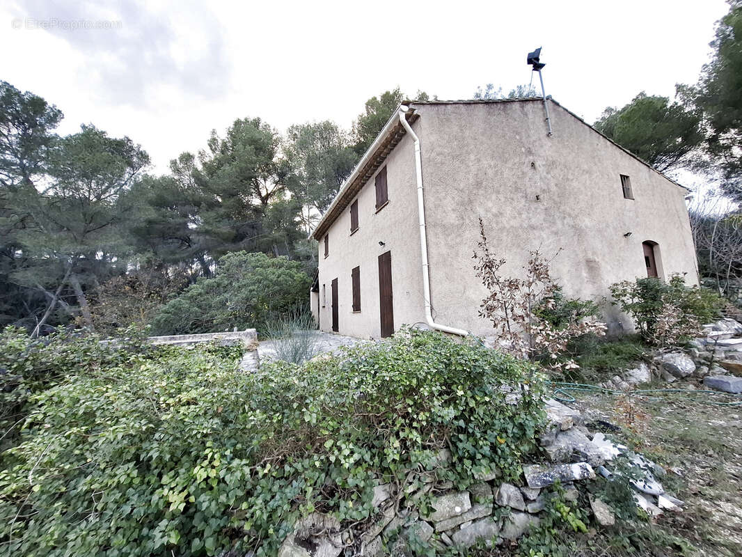 Rare propriété 7000 m2 de terrain tranquillité absolue, villa T4/5 de 157 m2 au calme proche des commodité à 5 - photo 9