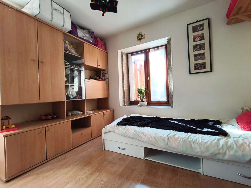 Maison à SERRIERES-DE-BRIORD