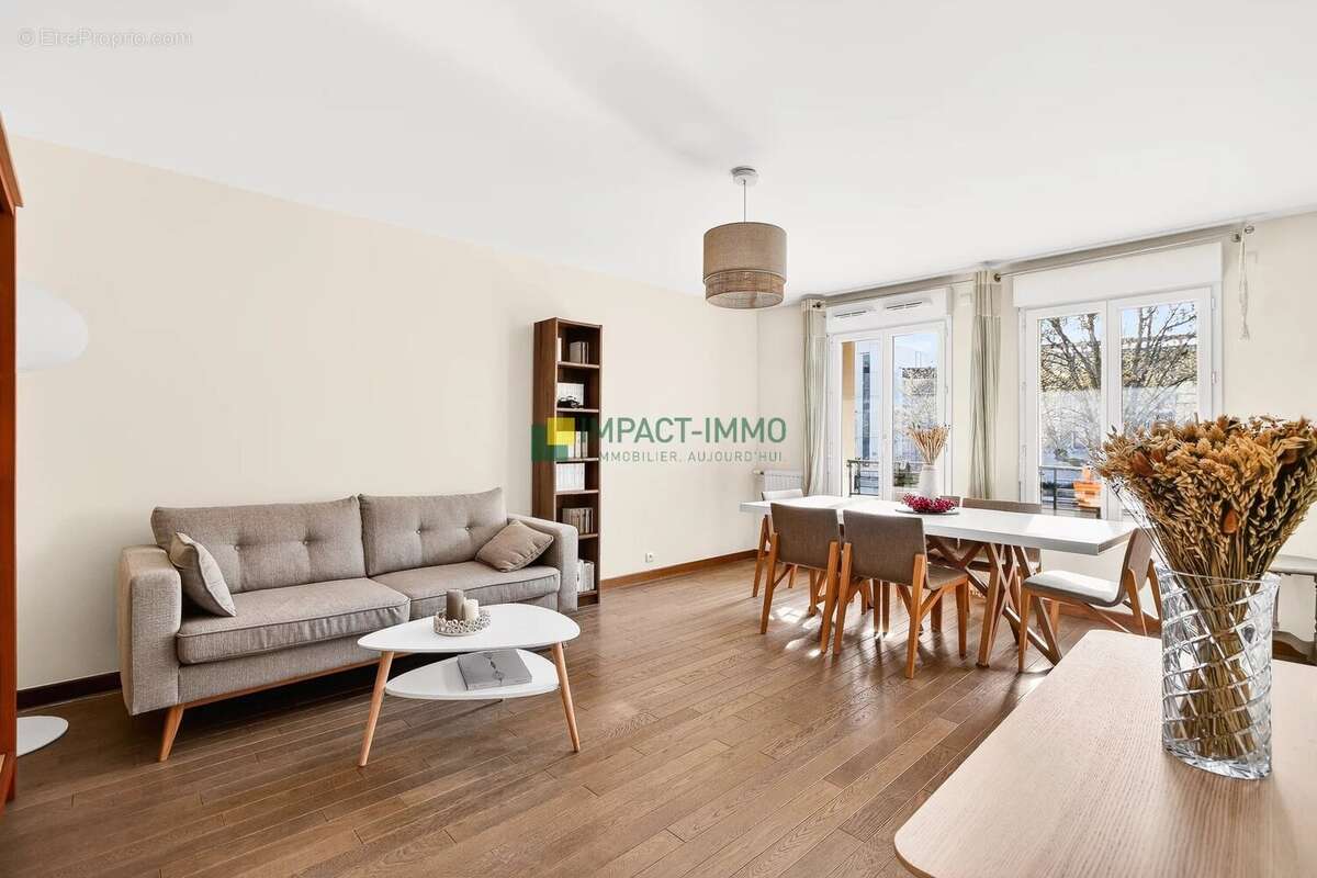 Appartement à LA GARENNE-COLOMBES