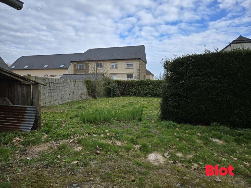 Maison à SAINT-BRICE-EN-COGLES
