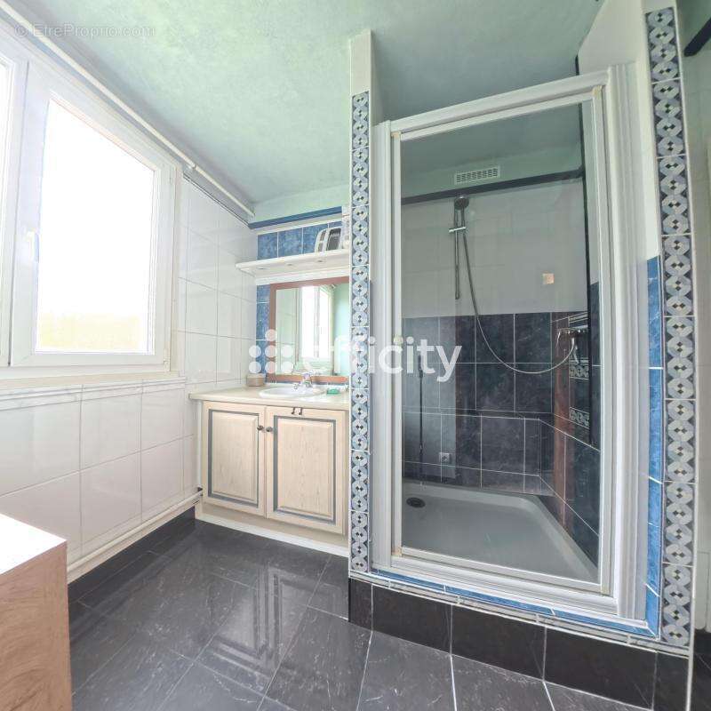 Appartement à VERRIERES-LE-BUISSON