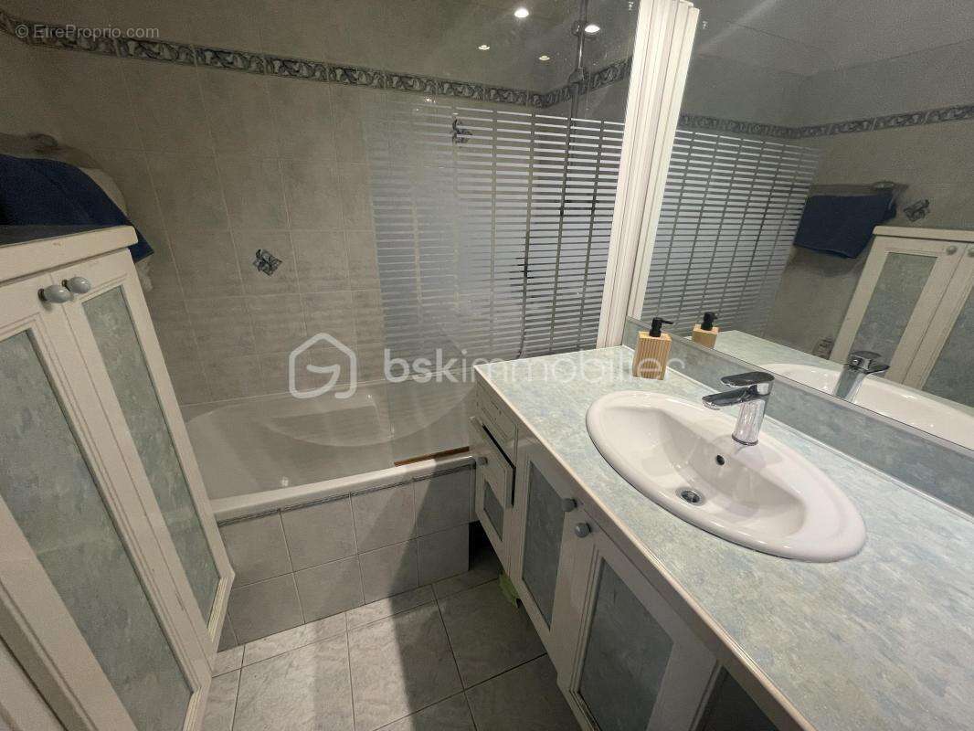 Appartement à FONTENAY-SOUS-BOIS