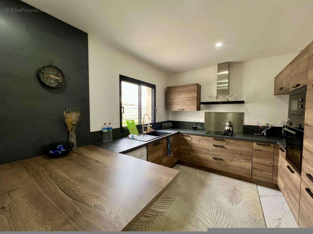 Maison à CORNEILHAN